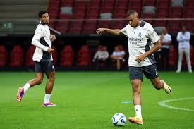 决如火如荼 决如火如荼